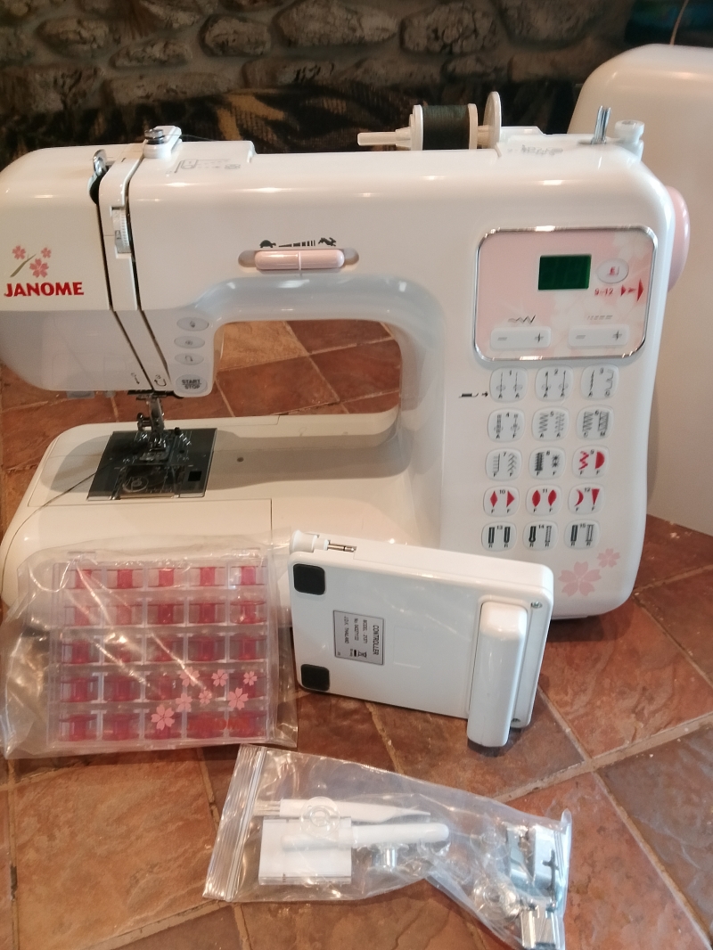 ������ ����� ������� ������� Janome DC 4030 ������